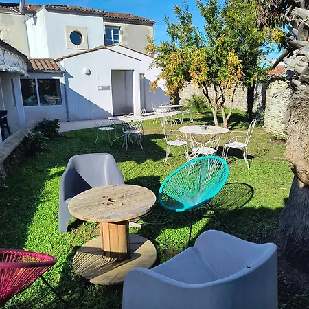 Bar Restaurant La Marie Galante * סן-ג'ורג'-דולרו